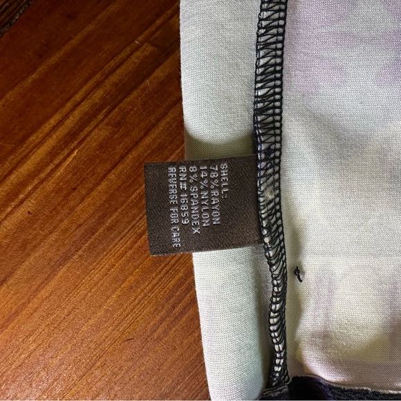 J.Mclaughlin Women’s Rayon Blend Lucy Midi Skirt Pencil Skirt. Back Slit. Sz 2 - Picture 5 of 9